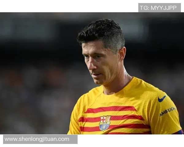 瓦伦西亚主帅因战绩不佳被解雇，球队新帅人选成焦点