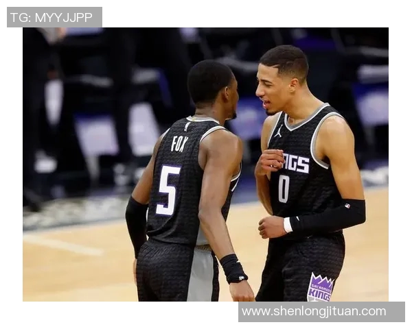 篮网队主场横扫老鹰，强势晋级东部决赛